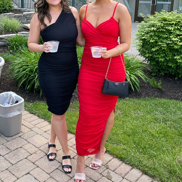 ELLIATT PIPPA DRESS IN RED SIZE SMALL - Picture 1 of 5